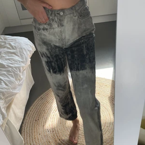 Coola jeans från Weekday <3  - Limited edition jeans!! strl: W28 L32 