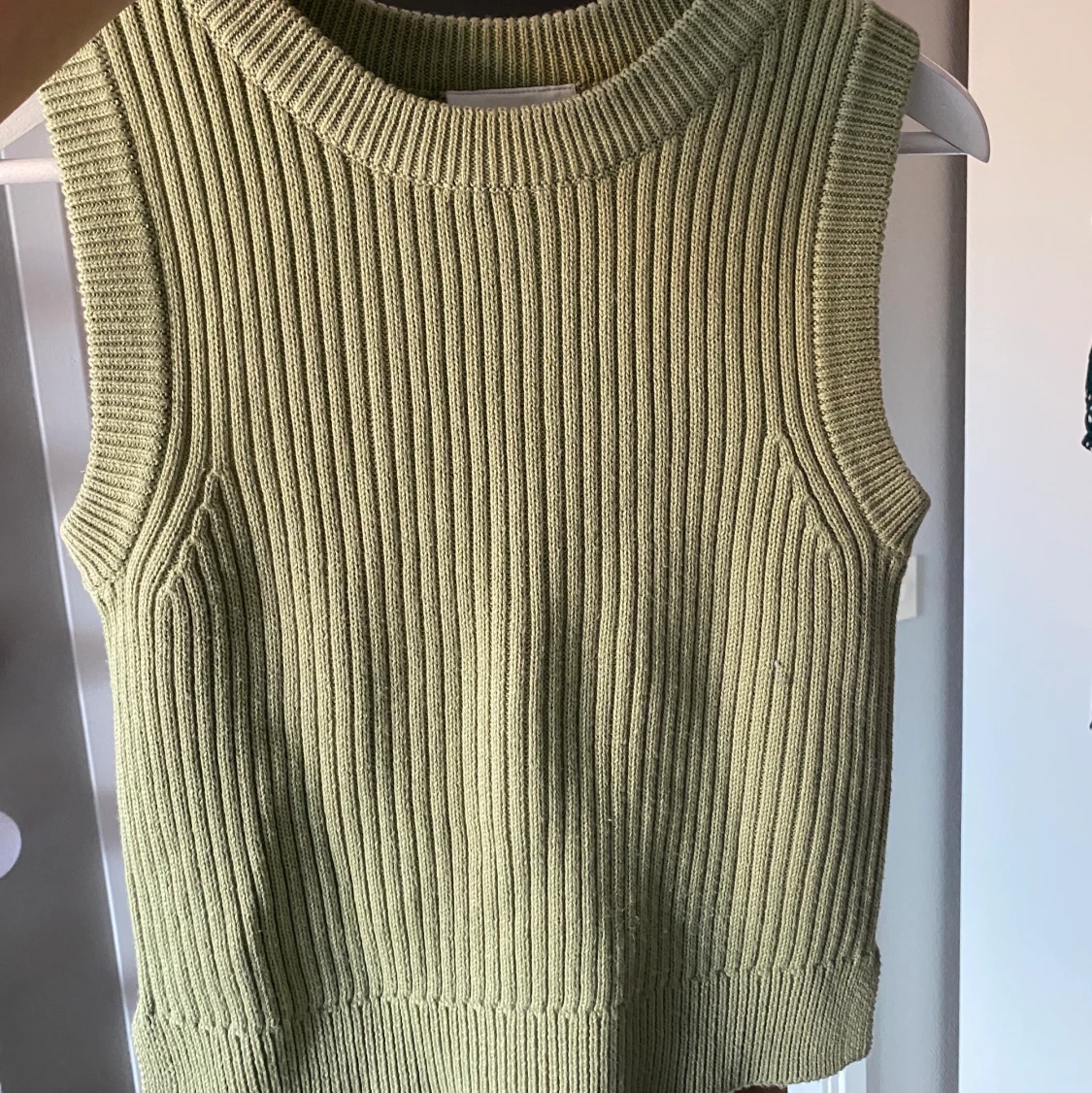 Stickat linne monki i storlek xs - 91