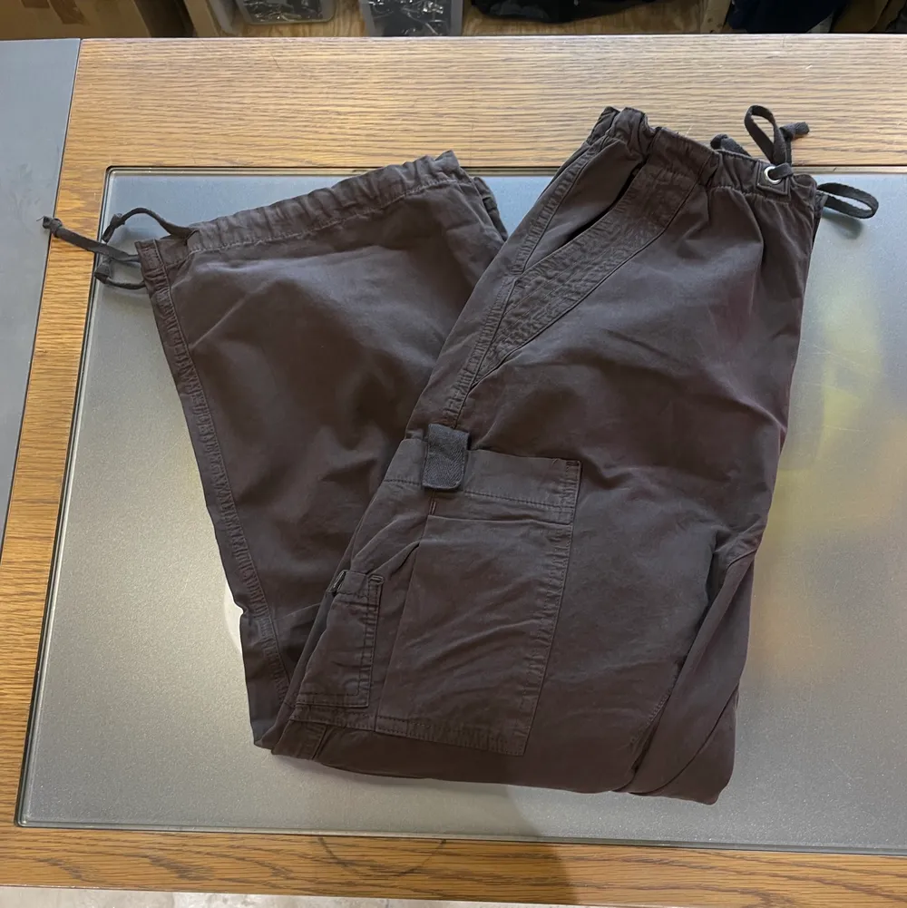 Jaded Londons bruna parachute cargo byxor! Helt nya och oanvända🤎. Jeans & Byxor.