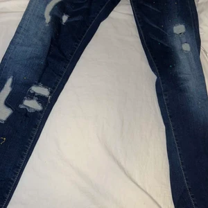 SQUARED2  - Helt ny har aldrig haft den på mig grejen är att jag ville inte ha den det är därför jag ska sälja den köpte den för 2900kr kvitto finns 