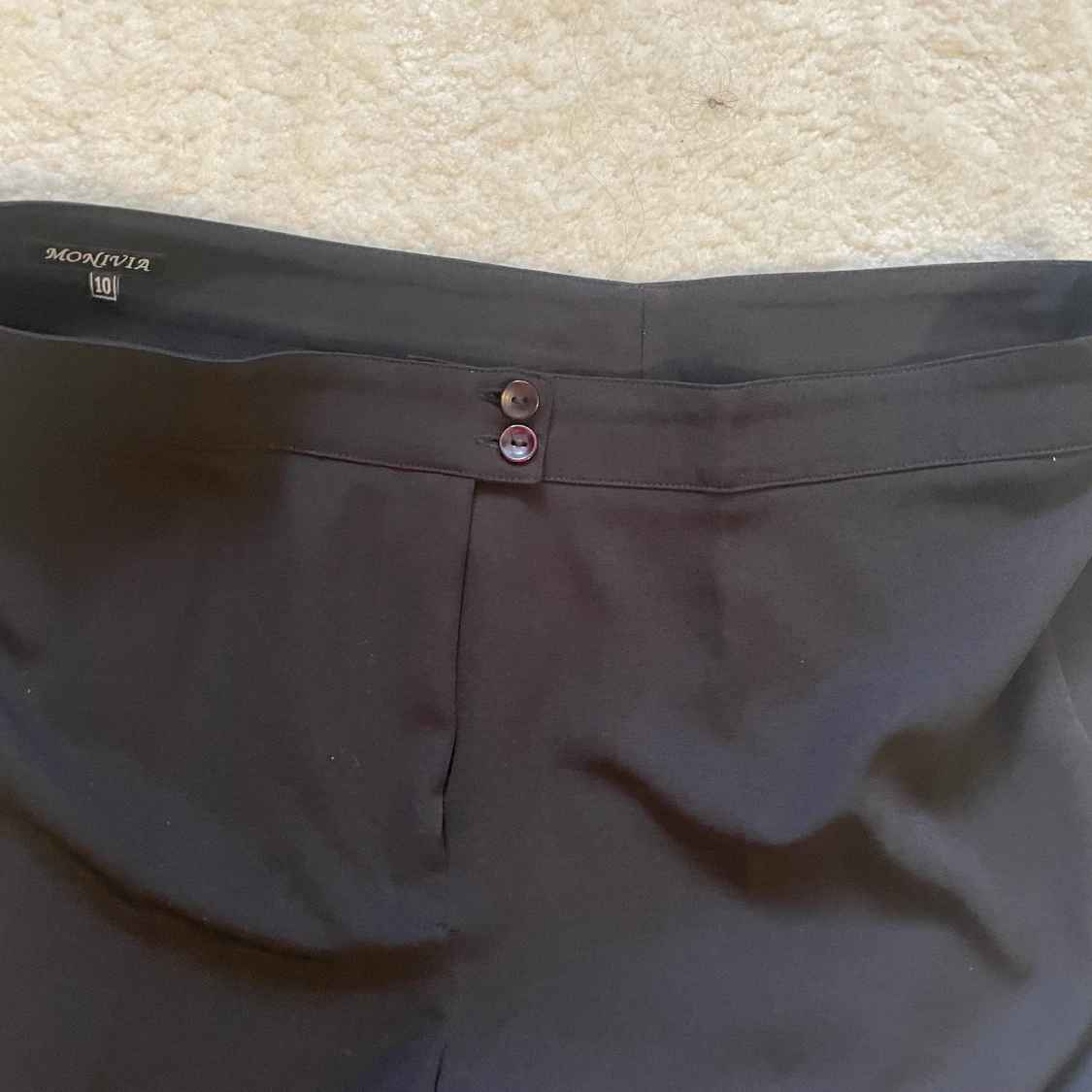 Svarta kostymbyxor  - 91