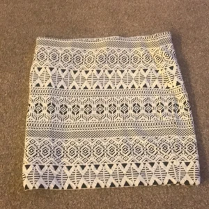 Mönstrig Kjol - Fin kjol😍har använd den typ 3 ggr och vill sälja den för det inte är min stil men kanske någons annans🔥💕FRAKT 20