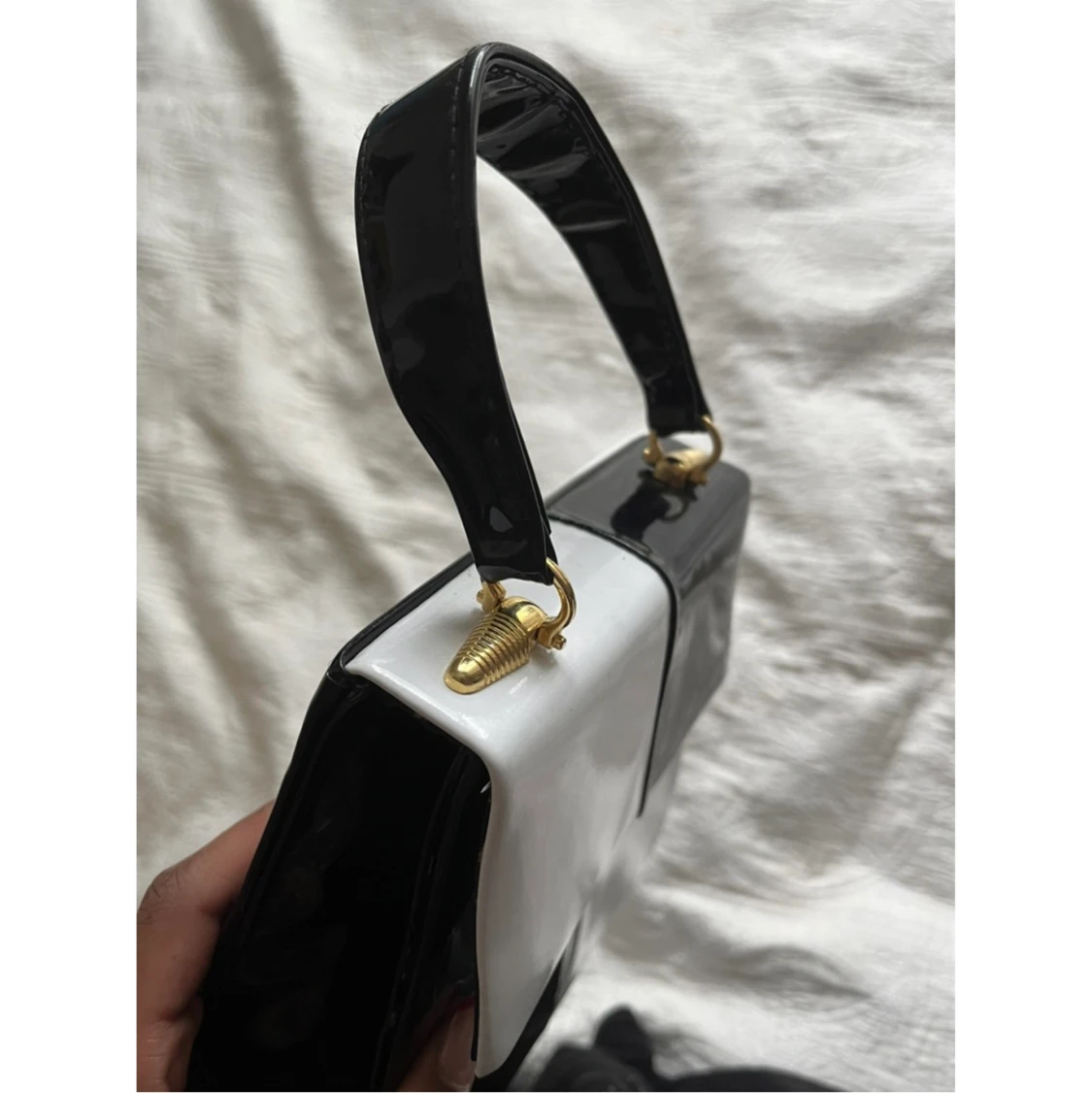 Svart/vit liten handväska 🤍🖤 - 91