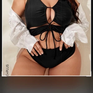 Svart baddräkt - Har inte använt den en enda gång mer än provat den. Den är dock väldigt fin bara att den är för liten för mig.