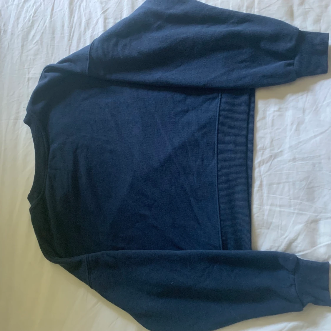 Tunn marinblå sweatshirt från Pull&Bear - 90