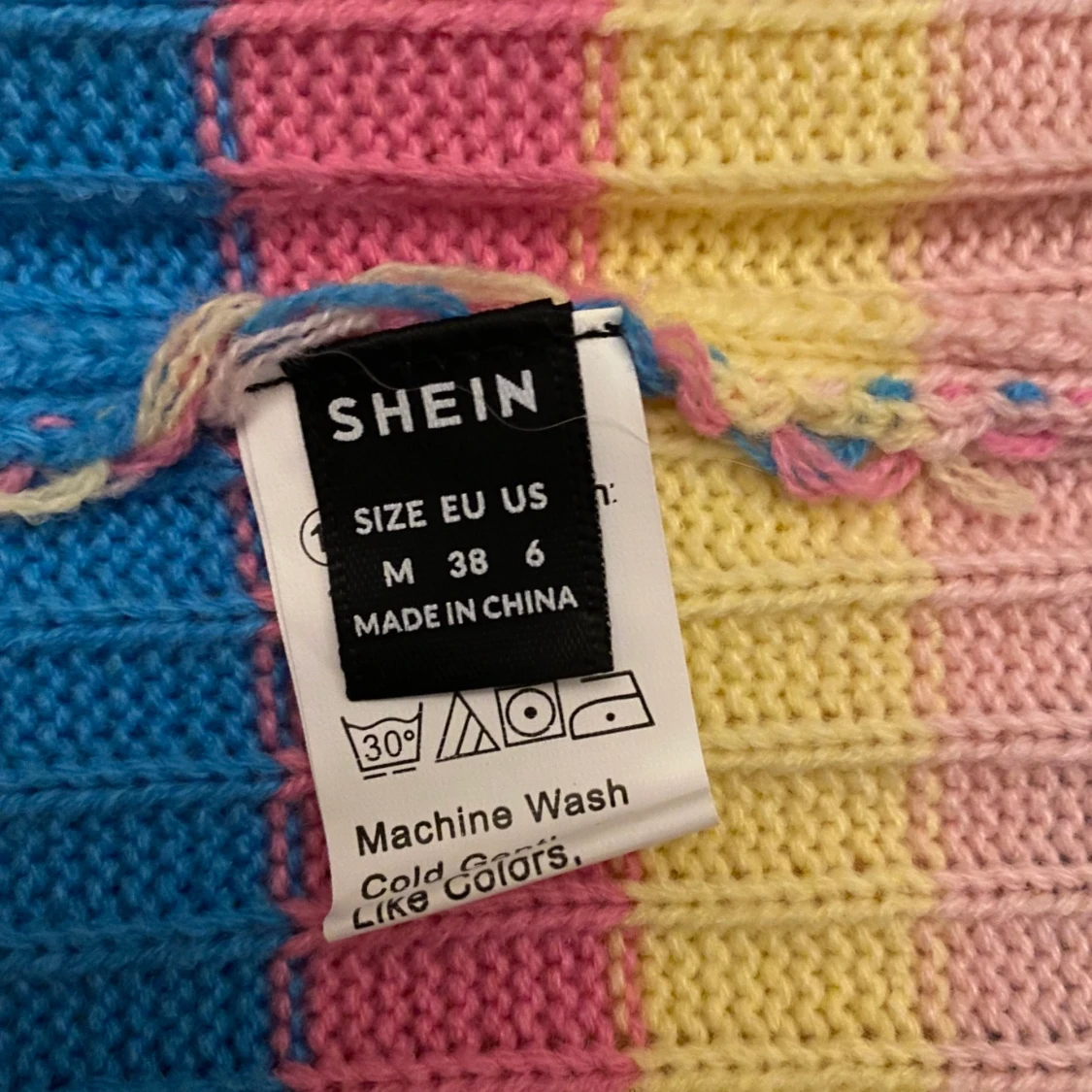 Färglad off shoulder klänning/kjol strl 38/M - 91