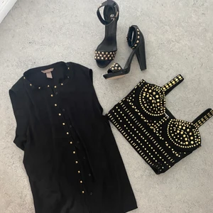 Sett med skor , topp och överdelen nya - Allt är ny  Skorna stl 38 Topp stl M Överdelen Stl M Paketpris 