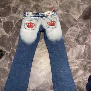 Skit snygga lågmidjade Crazy age jeans. Skriv privat för fler bilder eller frågor 