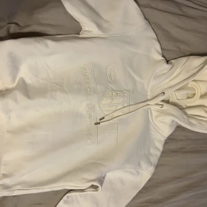 Vit gant hoodie - Helt oanvänd Hoodie från Gant 