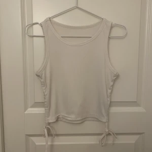 Topp - Helt ny topp, aldrig testad! Pris kan diskuteras🙏🏻🫶🏼