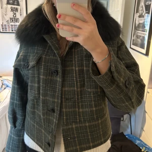 Meotine jacka - Säljer denna gröna meotine jackan. Bra skick 