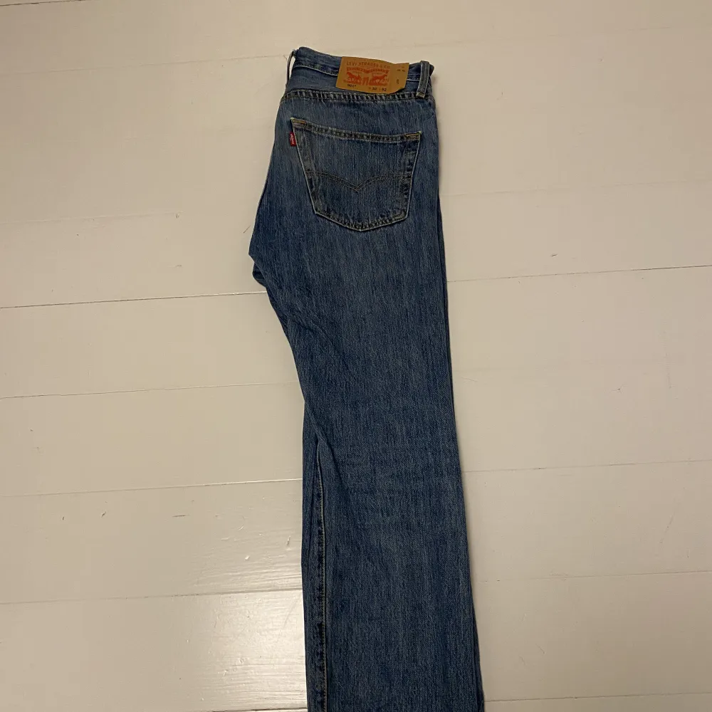 Snygga Levis 501!! Original pris 1200kr mitt pris 500kr. Storlek 32/32. Jeans & Byxor.