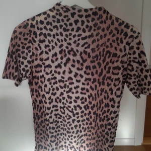 Tshirt  - Fin tshirt Bra skick