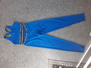 Tommy hilfiger träningsset stl M - Oanvänt träningsset stl M. 