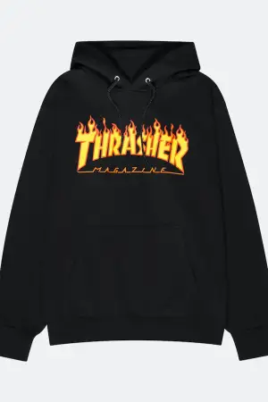 En svart thrasher hoodie med eld text, ett litet hål längst ner på tyg kanten men syns inte om man viker upp den, använd 5-6 gånger 
