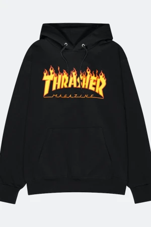 Till salu  - En svart thrasher hoodie med eld text, ett litet hål längst ner på tyg kanten men syns inte om man viker upp den, använd 5-6 gånger 