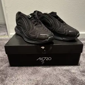 Ari Max 720 svarta, säljer dessa skor i ny skick knappt använda och inte slitan heller. 