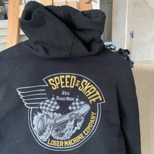 Hoodie - Hoodie i strl M, unisex, second handad i Amsterdam 🌞