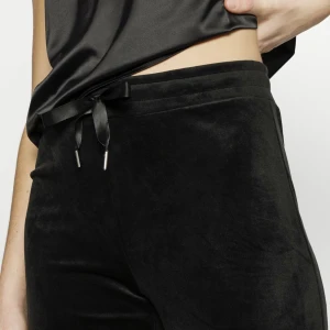 Byxor - Mjukisbyxor från Gina tricot, storlek xs svarta!  Skriv gärna vid intresse! 🤗