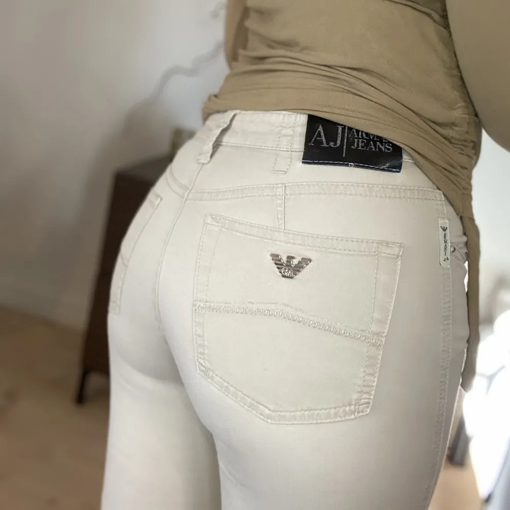 Säljer dessa Armani jeans 🌺. Jeans & Byxor.