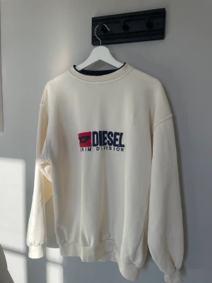 Diesel collegetröja - Super snygg Diesel tröja i skönt material🤍 Använd enstaka gånger.