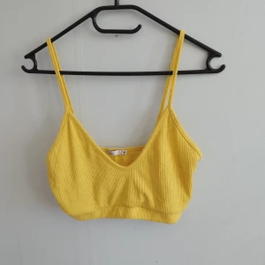 Nly trend topp  - Sommar topp i storlek M/S 