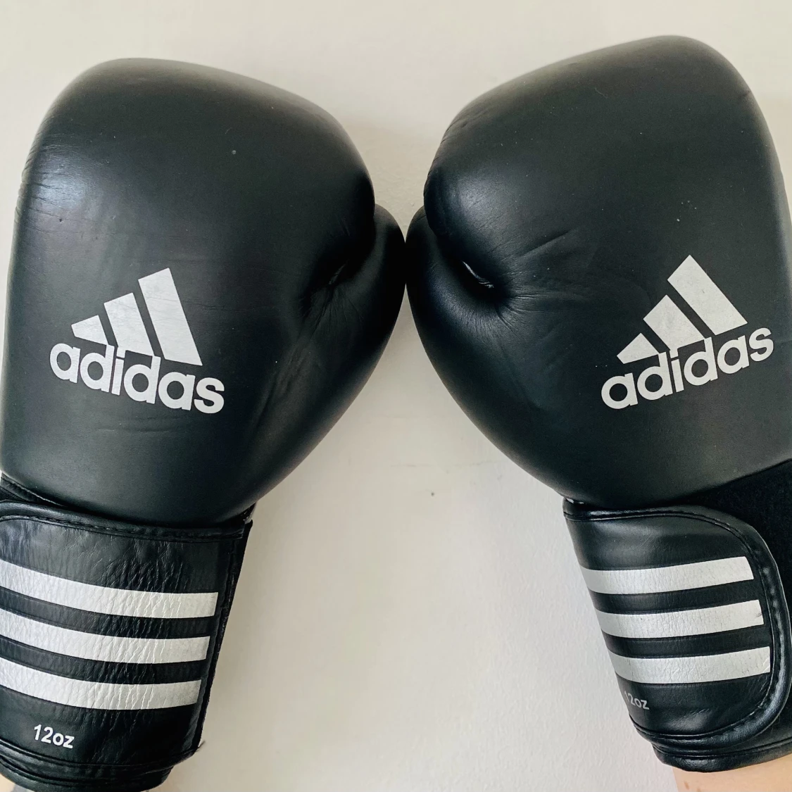 Boxningshandskar, Adidas
