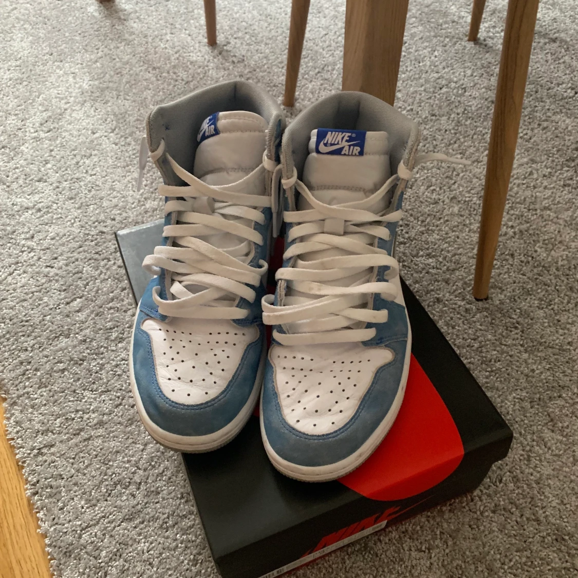 Jordan 1 Hyper royal - 90