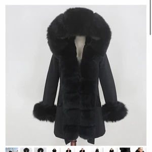 Fatima Parka jacka - Den är köpt här på Plick, fen var liten på mig drf vill jag sälja den💕. 