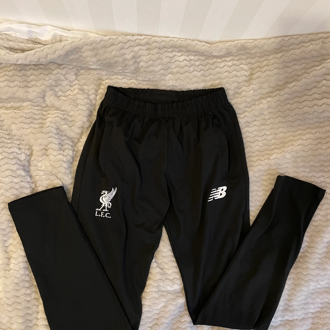 Efterliknar new balance byxor  - 90