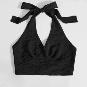 topp - ❌bilder lånade❌ säljer denna suupersöta toppen ifrån shein.  Säljer denna då jag inte den satt bra utmed min kroppsform, oanvänd! nypris 49 säljs för 40💓☀️