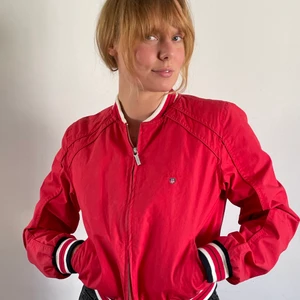 Hilfiger jacka - Perfekt vårjacka/ höstjacka.🥰 Hilfiger! Strl: M 