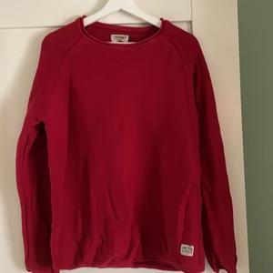 Stickad Jack and Jones tröja i storlek L - Säljer en stickad Jack and Jones tröja i storlek L   Köparen står för frakten