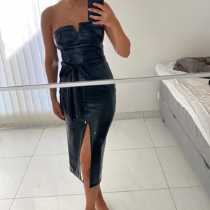 Klänning - Endast använd engång, sitter bra på