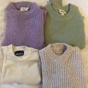 Stickade tröjor - Säljer dessa fina stickade tröjor som knappt är använda, jag tänker mig 150-200 kr styck (kom gärna med egna prisförslag) 