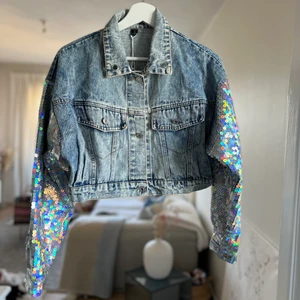 Vintage Jacka från New York  - Låter jackan tala för sig själv, storlek XS/S 