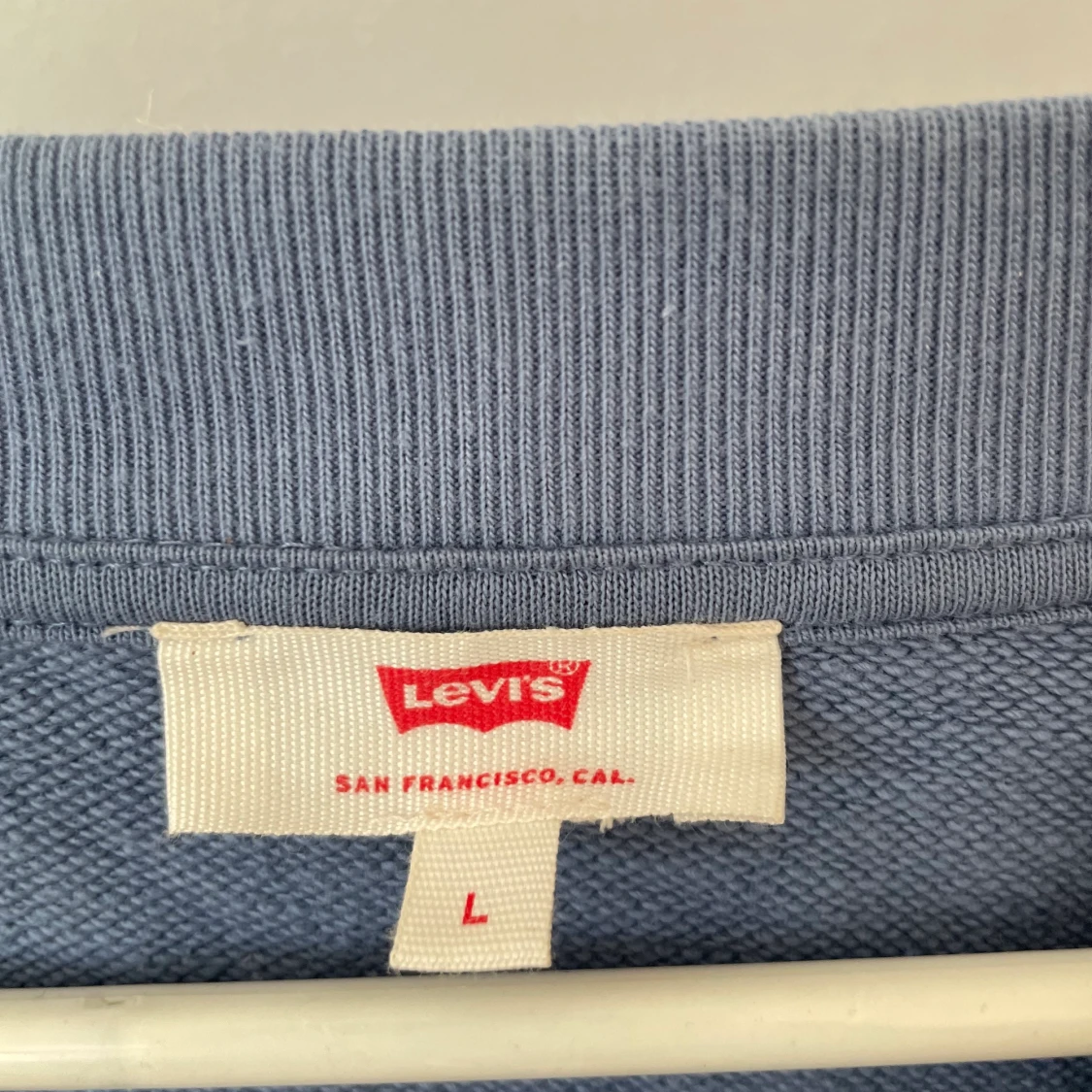 Levi’s sweatshirt  - 90