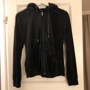 Tröja storlek xs - Tröja från ginatricot, använd ett fåtal gånger och i mycket bra skick.