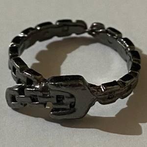 Ring - Silverring i form av en kedja.