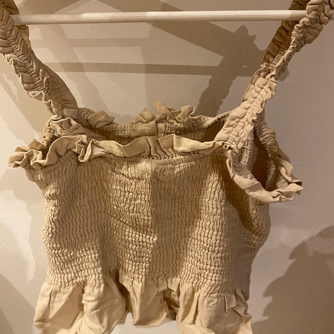 Scrunchat beige linne med knapp detaljer  - 91