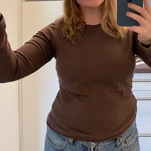 Brun långärmad tröja - brun långärmad, sitter som strl S 🤎