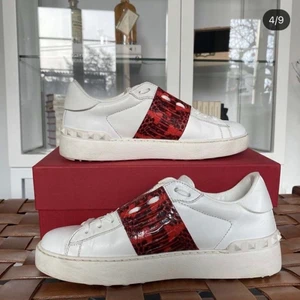 INTRESSEKOLL, Limited edition Valentino - Intressekoll på mina limited edition valentino skor, köpta för ca 7000kr buda från 2000kr