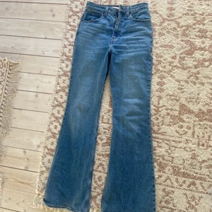Levis jeans  - 70’s high flare i storlek 27, knappt använda.