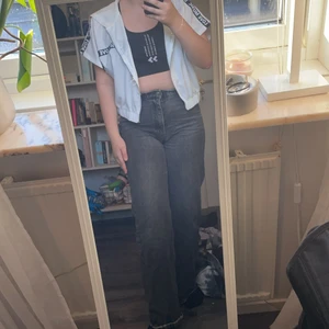 Träningskofta - Träningskofta (som också kan användas till vardagen). Storlek L. Säljer för 50kr💕