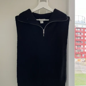 Stickad tröja  - Stickad tröja från H&M, aldrig använt 🌸 Frakt tillkommer 