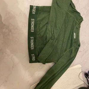 Stronger topp 🤌🏼 - En topp från stronger, knappt använd faktiskt, så gott som nytt skick 🙌🏻