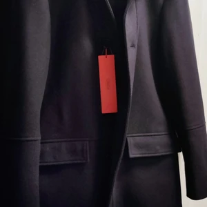 Hugo Barelto Rock - En väldigt snygg och bekväm rock. Passar bra till hösten och tidig vinter. Köptes för 4000kr på Boozt.