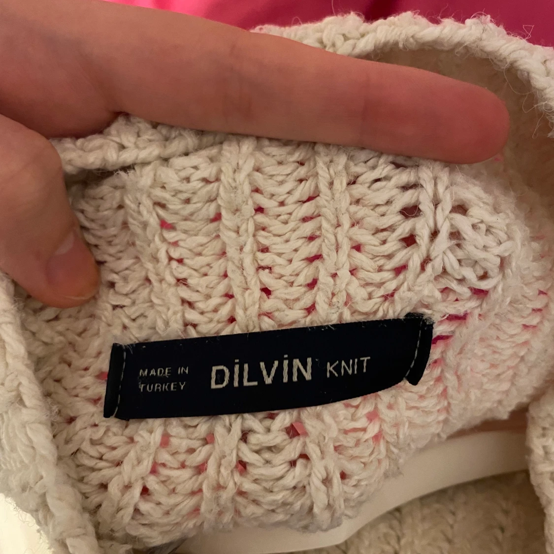 Vit stickad tröja  - 91
