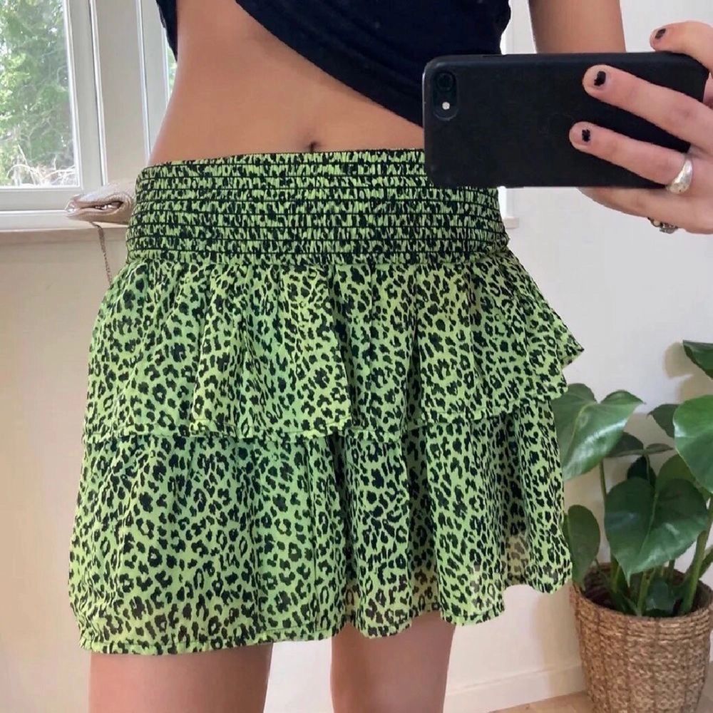 Grön leopard kjol från Kappahl | Plick Second Hand