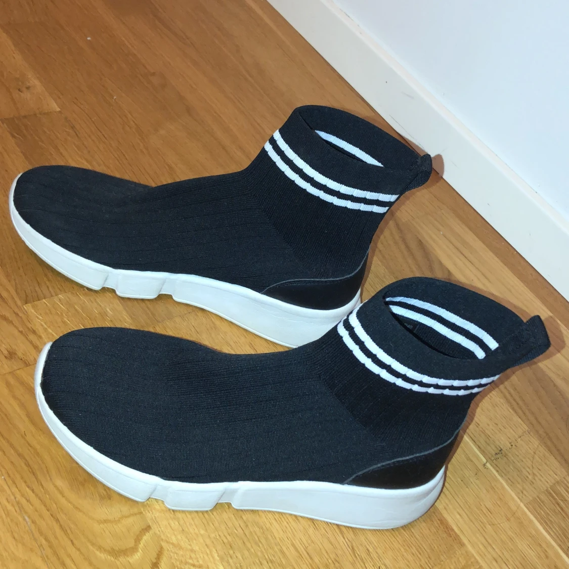 Bekväma svarta skor  - 90